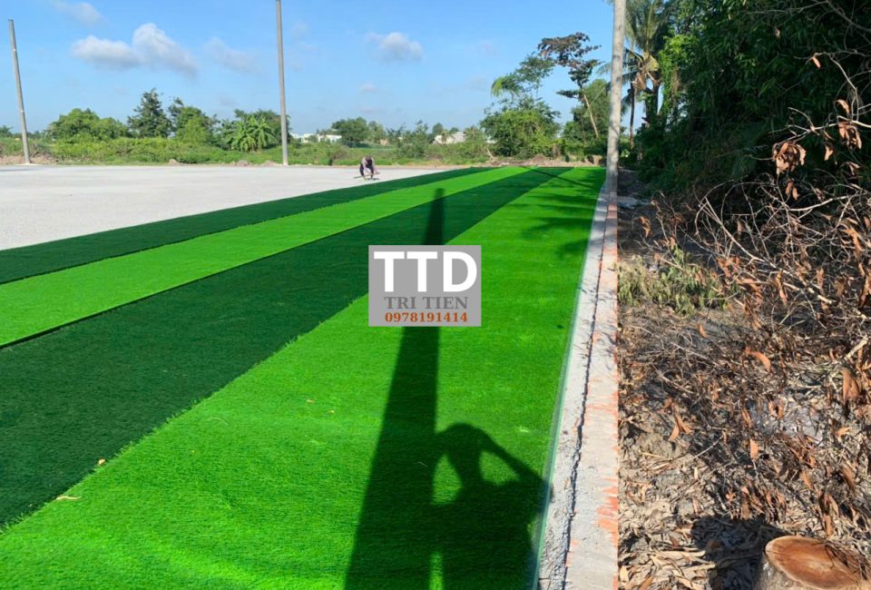 Thi Công Sân Bóng Cỏ Nhân Tạo Bền Đẹp – Bảo Hành Dài Hạn